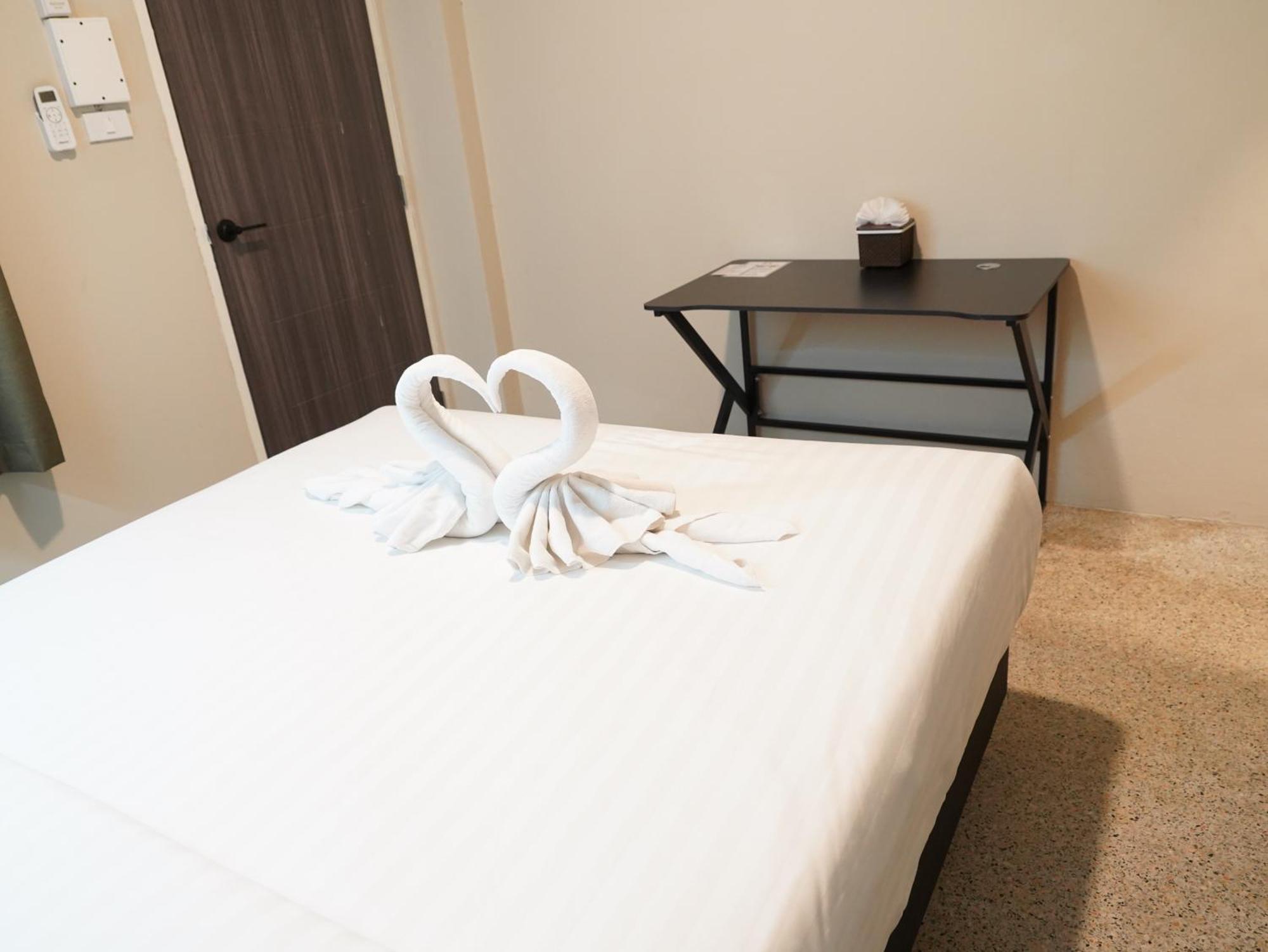 Rq Huai Khwang By Collection O Hotel